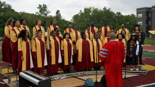 a choir sings