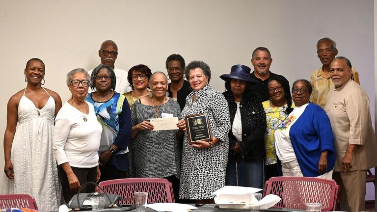 A plaque recipient