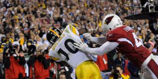 Santonio Holmes on the football field